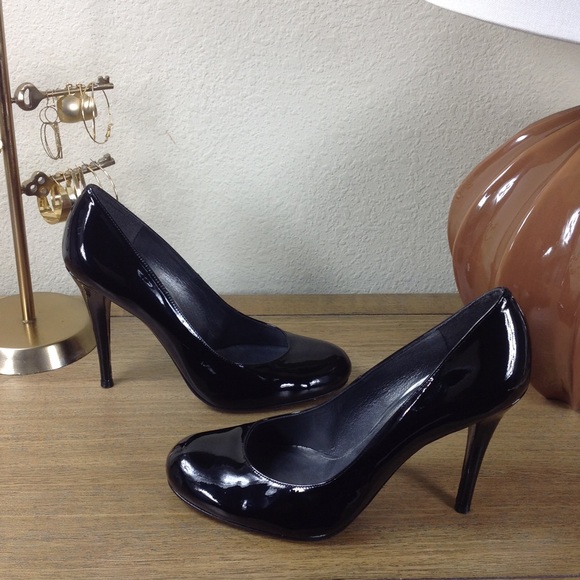 Stuart Weitzman Black Patent Leather Stiletto Heel - Picture 5 of 8